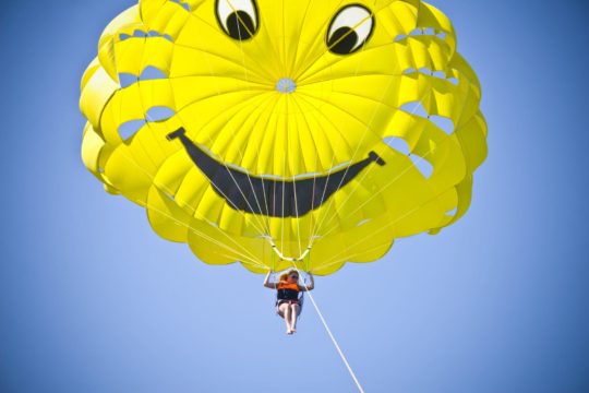 Miami to Key West Day Trip with Parasailing